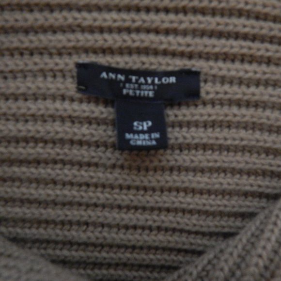 Ann Taylor Petite - Picture 2 of 3